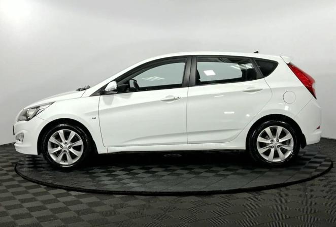 Hyundai Solaris I с пробегом 2014 года, цена 950 000 рублей, 133548 км, хэтчбек, Автокод Объявления