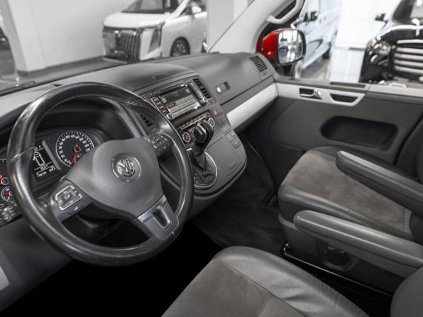Volkswagen Multivan T5 Рестайлинг с пробегом 2015 года, цена 2 680 000 рублей, 197980 км, минивэн, Автокод Объявления