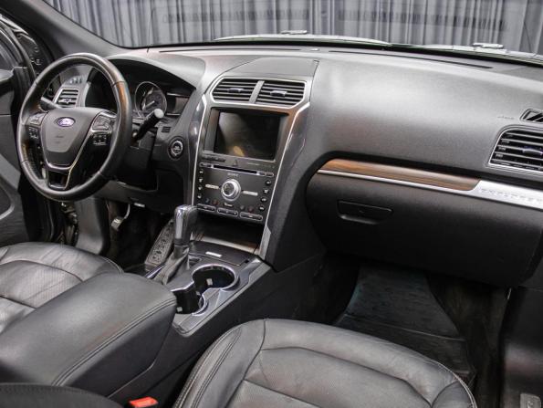 Ford Explorer V Рестайлинг с пробегом 2017 года, цена 2 398 000 рублей, 179658 км, внедорожник, Автокод Объявления