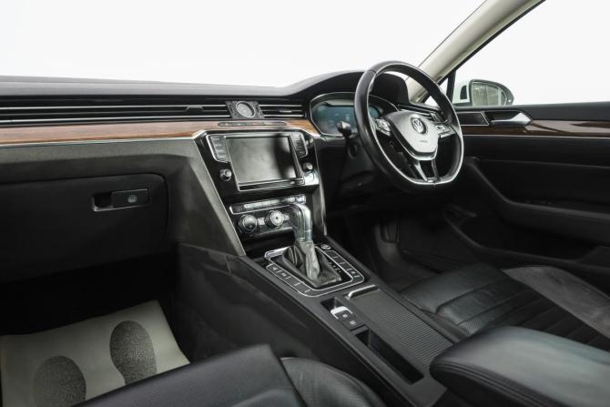 Volkswagen Passat B8 с пробегом 2016 года, цена 1 899 000 рублей, 109100 км, седан, Автокод Объявления
