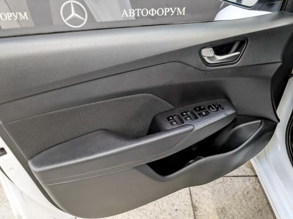Hyundai Solaris II Рестайлинг с пробегом 2022 года, цена 1 615 000 рублей, 71375 км, седан, Автокод Объявления