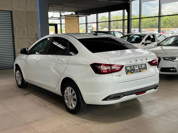 Lada (ВАЗ) Vesta I Рестайлинг (NG) с пробегом 2023 года, цена 1 330 000 рублей, 56005 км, седан, Автокод Объявления
