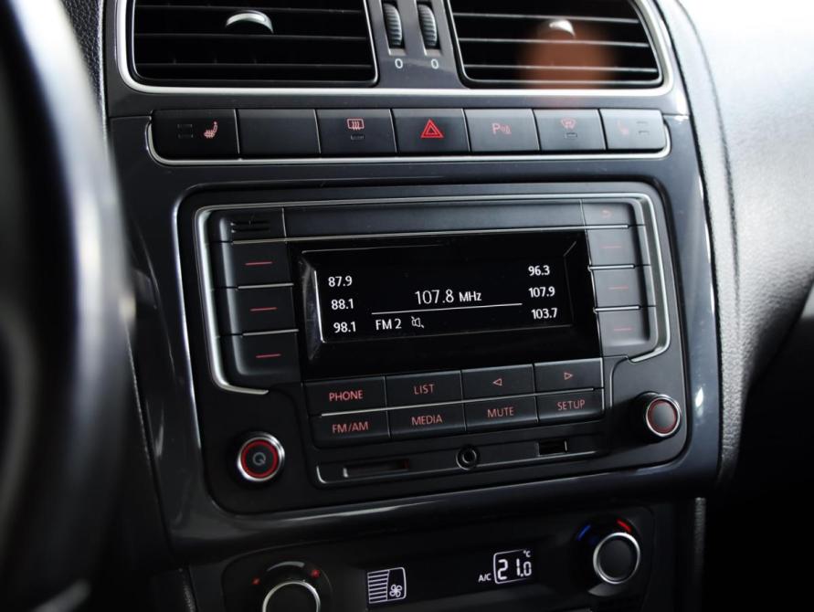 Volkswagen Polo V Рестайлинг Санкт-Петербург  - изображение 13