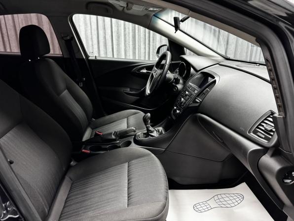 Opel Astra J с пробегом 2012 года, цена 600 000 рублей, 184954 км, хэтчбек, Автокод Объявления