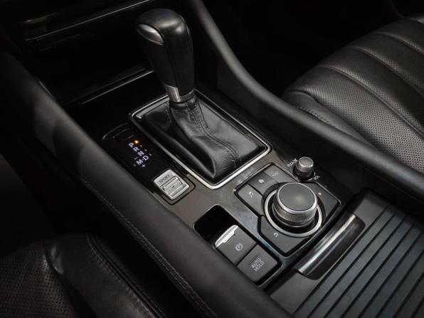 Mazda 6 III (GJ) Рестайлинг 2 с пробегом 2019 года, цена 1 900 000 рублей, 151260 км, седан, Автокод Объявления