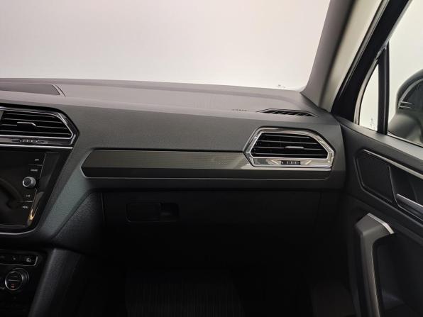 Volkswagen Tiguan II с пробегом 2018 года, цена 2 750 000 рублей, 105000 км, внедорожник, Автокод Объявления