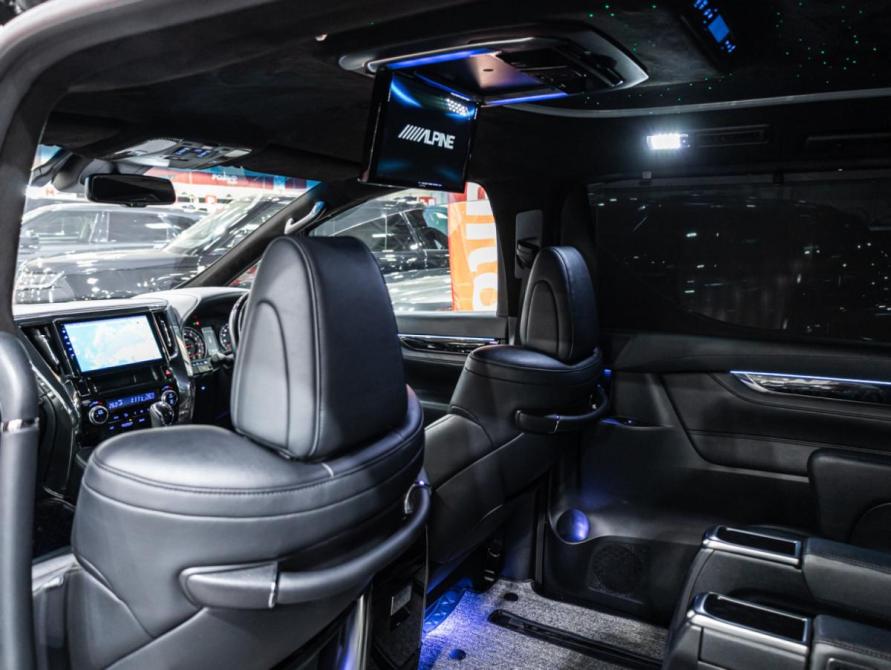 Toyota Alphard III Рестайлинг Санкт-Петербург  - изображение 18