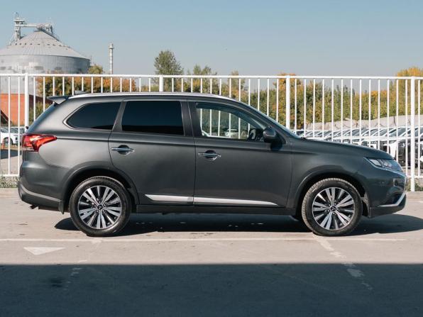 Mitsubishi Outlander III Рестайлинг 3 с пробегом 2019 года, цена 2 050 000 рублей, 184640 км, внедорожник, Автокод Объявления