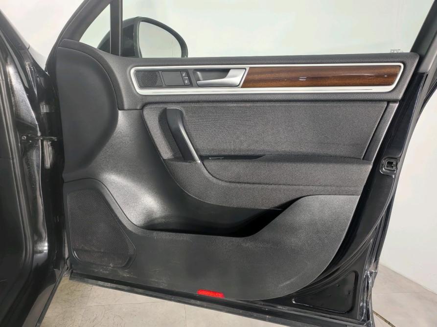 Volkswagen Touareg II Рестайлинг Санкт-Петербург  - изображение 17
