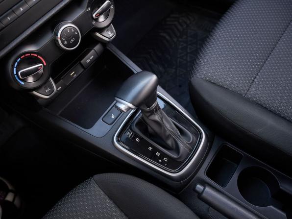 Kia Rio IV Рестайлинг с пробегом 2021 года, цена 1 663 000 рублей, 52100 км, хэтчбек, Автокод Объявления