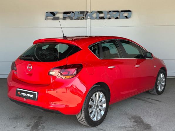 Opel Astra J Рестайлинг с пробегом 2012 года, цена 879 000 рублей, 138300 км, хэтчбек, Автокод Объявления