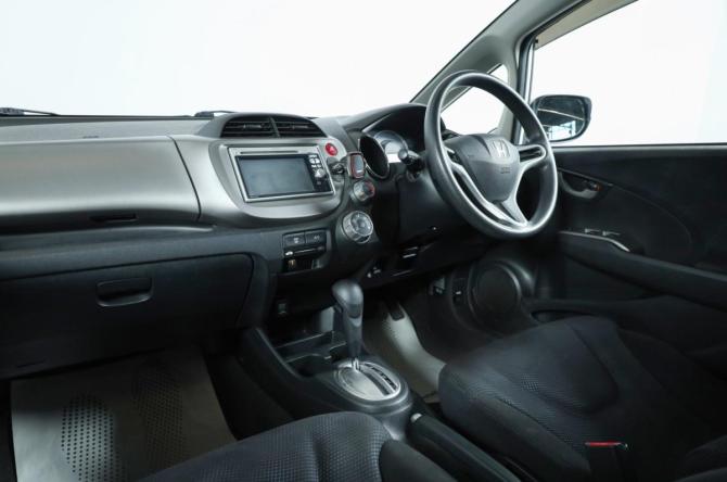 Honda Fit II с пробегом 2011 года, цена 759 000 рублей, 135000 км, хэтчбек, Автокод Объявления