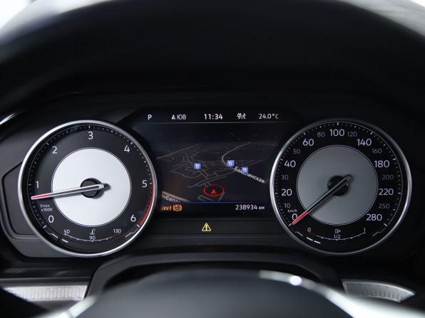 Volkswagen Touareg III с пробегом 2019 года, цена 3 790 000 рублей, 238934 км, внедорожник, Автокод Объявления