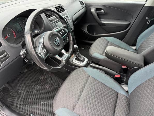 Volkswagen Polo V Рестайлинг с пробегом 2019 года, цена 1 200 000 рублей, 96000 км, седан, Автокод Объявления