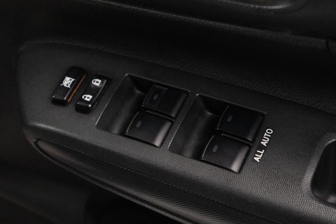 Toyota Wish II Рестайлинг с пробегом 2013 года, цена 1 529 000 рублей, 183042 км, минивэн, Автокод Объявления