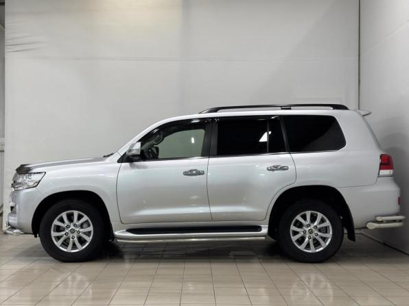 Toyota Land Cruiser 200 Series Рестайлинг 2 с пробегом 2018 года, цена 5 399 000 рублей, 220541 км, внедорожник, Автокод Объявления