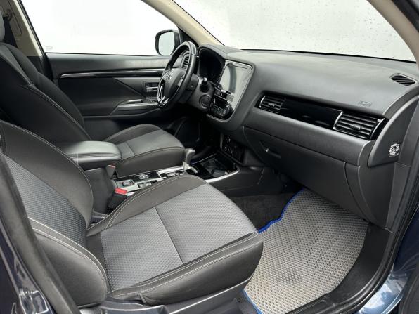 Mitsubishi Outlander III Рестайлинг 3 с пробегом 2020 года, цена 2 350 000 рублей, 99605 км, внедорожник, Автокод Объявления