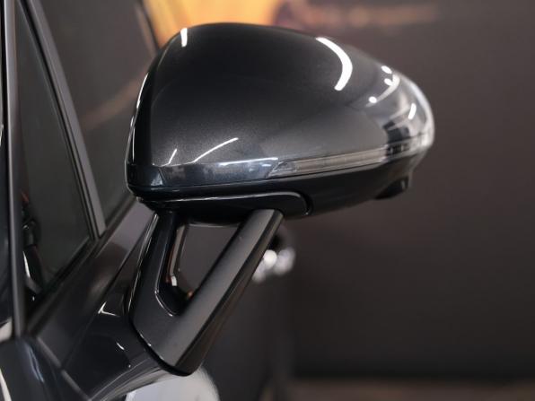 Porsche Macan I Рестайлинг 2 с пробегом 2025 года, цена 12 340 000 рублей, 45 км, внедорожник, Автокод Объявления