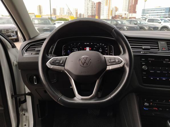 Volkswagen Tiguan II Рестайлинг с пробегом 2021 года, цена 3 099 000 рублей, 142500 км, внедорожник, Автокод Объявления