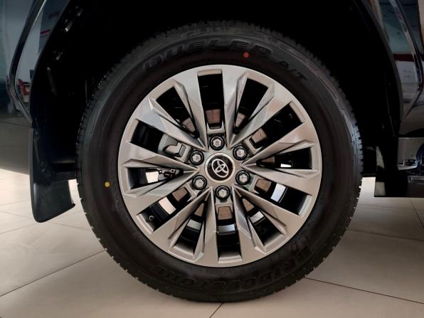Новый Toyota Land Cruiser 300 Series 2025 года, цена 16 500 000 рублей, внедорожник, Автокод Объявления