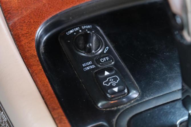 Lexus LX II с пробегом 2001 года, цена 1 899 000 рублей, 330000 км, внедорожник, Автокод Объявления