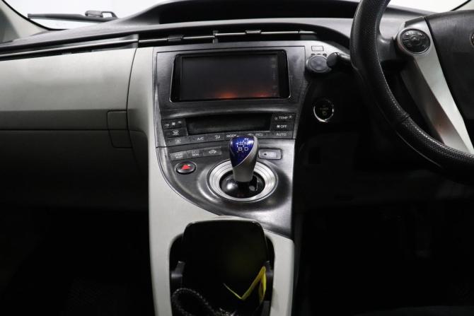 Toyota Prius III (XW30) с пробегом 2011 года, цена 900 000 рублей, 257814 км, лифтбек, Автокод Объявления
