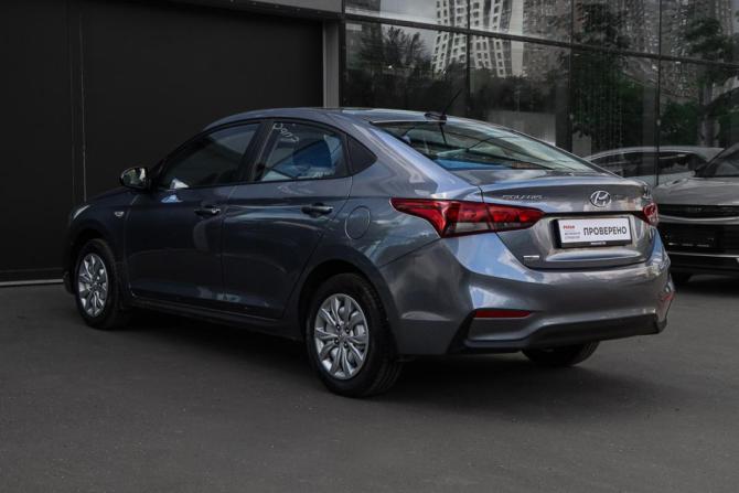 Hyundai Solaris II с пробегом 2018 года, цена 980 000 рублей, 212822 км, седан, Автокод Объявления