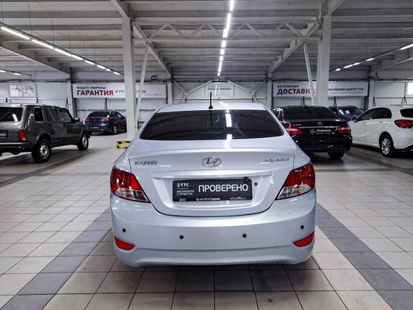 Hyundai Solaris I с пробегом 2013 года, цена 660 000 рублей, 155900 км, седан, Автокод Объявления