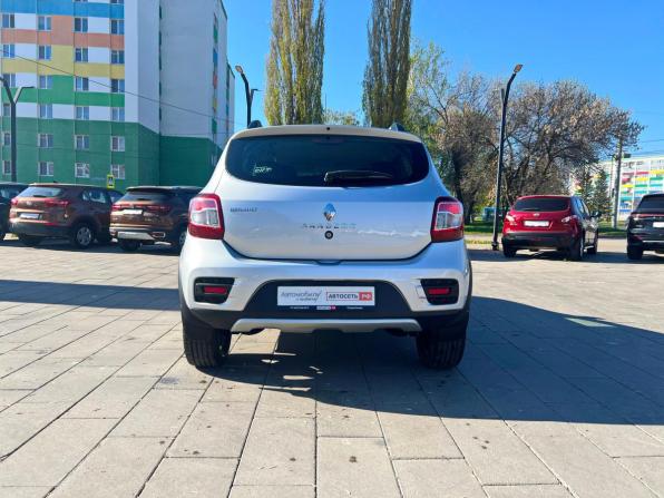 Renault Sandero II с пробегом 2017 года, цена 1 050 000 рублей, 120531 км, хэтчбек, Автокод Объявления
