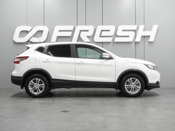 Nissan Qashqai II с пробегом 2015 года, цена 1 369 000 рублей, 125266 км, внедорожник, Автокод Объявления