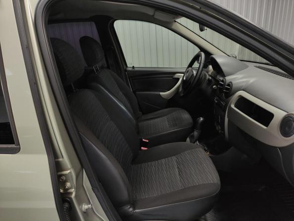 Renault Logan I Рестайлинг с пробегом 2010 года, цена 445 000 рублей, 194070 км, седан, Автокод Объявления