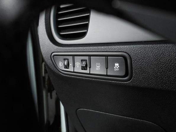 Kia Rio IV с пробегом 2018 года, цена 1 335 000 рублей, 122741 км, седан, Автокод Объявления