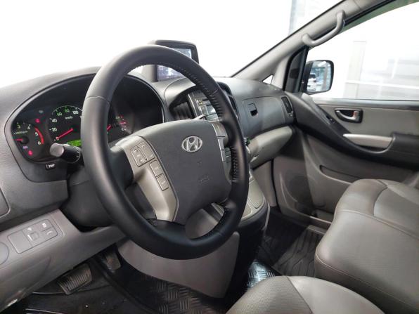 Hyundai Grand Starex I Рестайлинг с пробегом 2015 года, цена 2 450 000 рублей, 198000 км, минивэн, Автокод Объявления