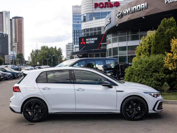 Volkswagen Golf VIII с пробегом 2022 года, цена 2 488 000 рублей, 52523 км, хэтчбек, Автокод Объявления