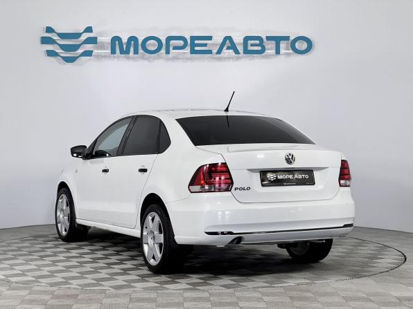 Volkswagen Polo V Рестайлинг с пробегом 2015 года, цена 740 000 рублей, 319094 км, седан, Автокод Объявления