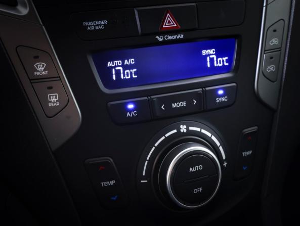Hyundai Santa Fe III Рестайлинг с пробегом 2016 года, цена 1 835 000 рублей, 242000 км, внедорожник, Автокод Объявления