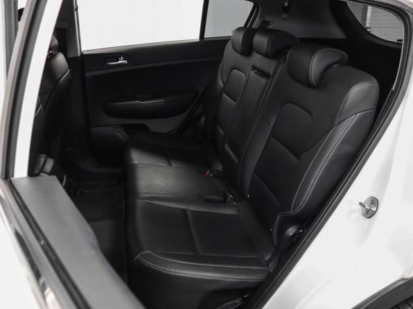 Kia Sportage IV Рестайлинг с пробегом 2018 года, цена 2 399 000 рублей, 102038 км, внедорожник, Автокод Объявления