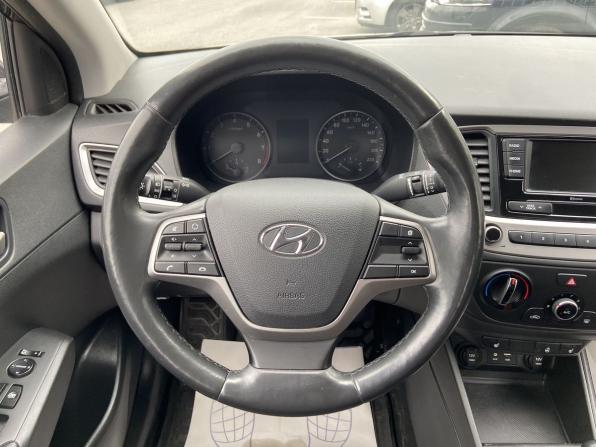 Hyundai Solaris II с пробегом 2018 года, цена 895 000 рублей, 161000 км, седан, Автокод Объявления