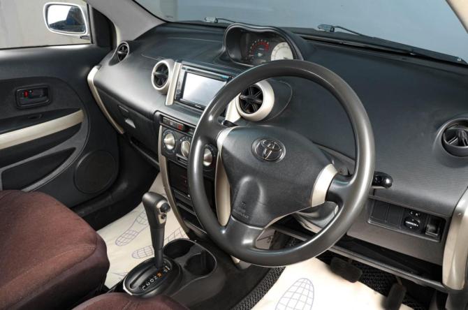 Toyota Ist I с пробегом 2002 года, цена 669 000 рублей, 110000 км, хэтчбек, Автокод Объявления