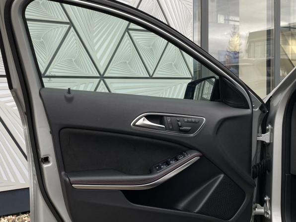 Mercedes-Benz GLA I (X156) с пробегом 2015 года, цена 2 199 000 рублей, 99000 км, внедорожник, Автокод Объявления