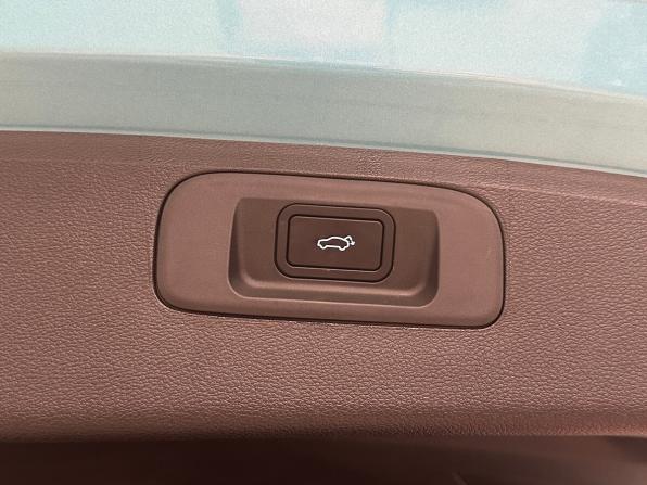 Geely Coolray I Рестайлинг с пробегом 2024 года, цена 2 299 000 рублей, 14974 км, внедорожник, Автокод Объявления