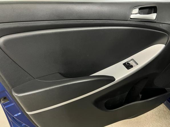 Hyundai Solaris I с пробегом 2012 года, цена 450 000 рублей, 278466 км, хэтчбек, Автокод Объявления