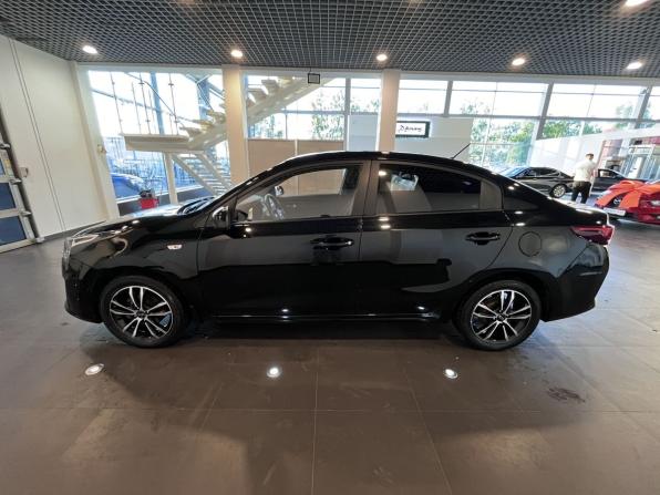 Kia Rio IV Рестайлинг с пробегом 2021 года, цена 1 655 000 рублей, 98445 км, седан, Автокод Объявления
