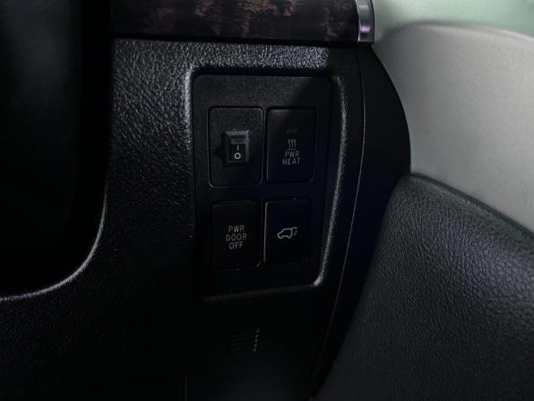 Toyota Land Cruiser 200 Series Рестайлинг 1 с пробегом 2012 года, цена 3 350 000 рублей, 207268 км, внедорожник, Автокод Объявления