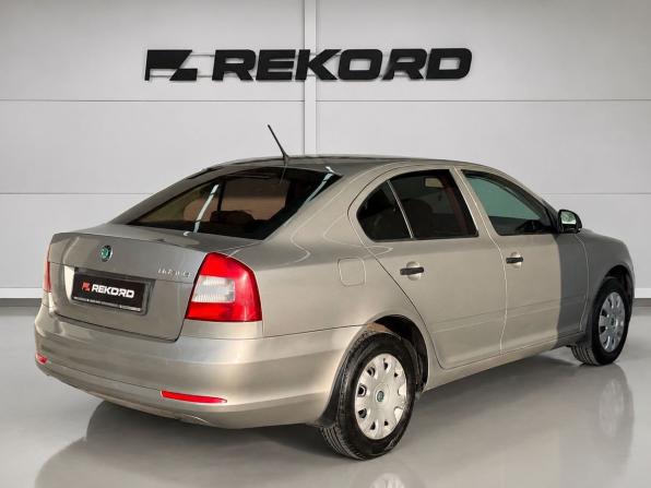 Skoda Octavia II (A5) Рестайлинг с пробегом 2012 года, цена 679 000 рублей, 262441 км, лифтбек, Автокод Объявления