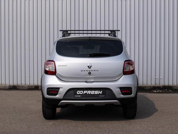 Renault Sandero II с пробегом 2017 года, цена 999 000 рублей, 141888 км, хэтчбек, Автокод Объявления