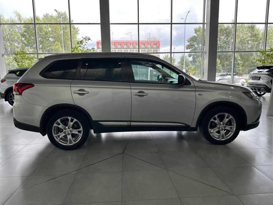 Mitsubishi Outlander III Рестайлинг 2 Новосибирск  - изображение 6