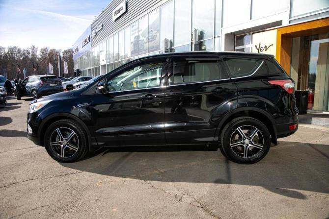 Ford Kuga II Рестайлинг с пробегом 2017 года, цена 1 498 000 рублей, 136500 км, внедорожник, Автокод Объявления