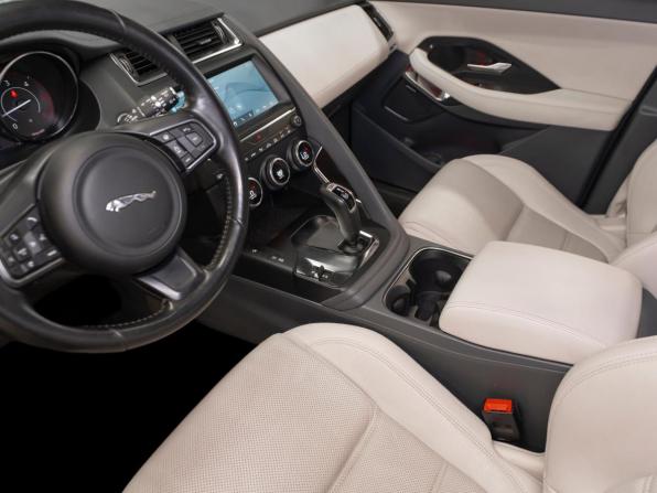 Jaguar E-Pace I с пробегом 2019 года, цена 2 490 000 рублей, 133183 км, внедорожник, Автокод Объявления