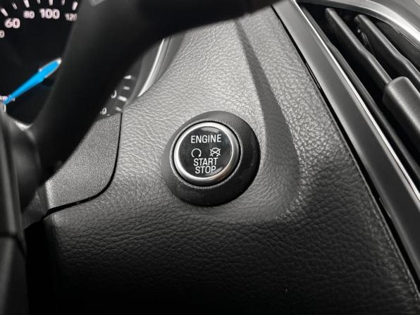 Ford Focus III Рестайлинг с пробегом 2017 года, цена 1 275 000 рублей, 130913 км, хэтчбек, Автокод Объявления